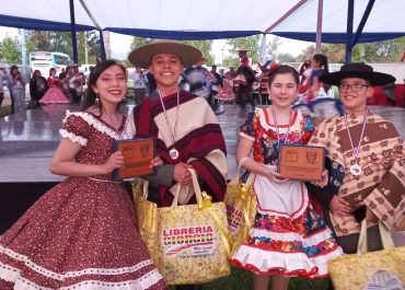 Cueca Estudiantil Brilla en Campeonato Regional